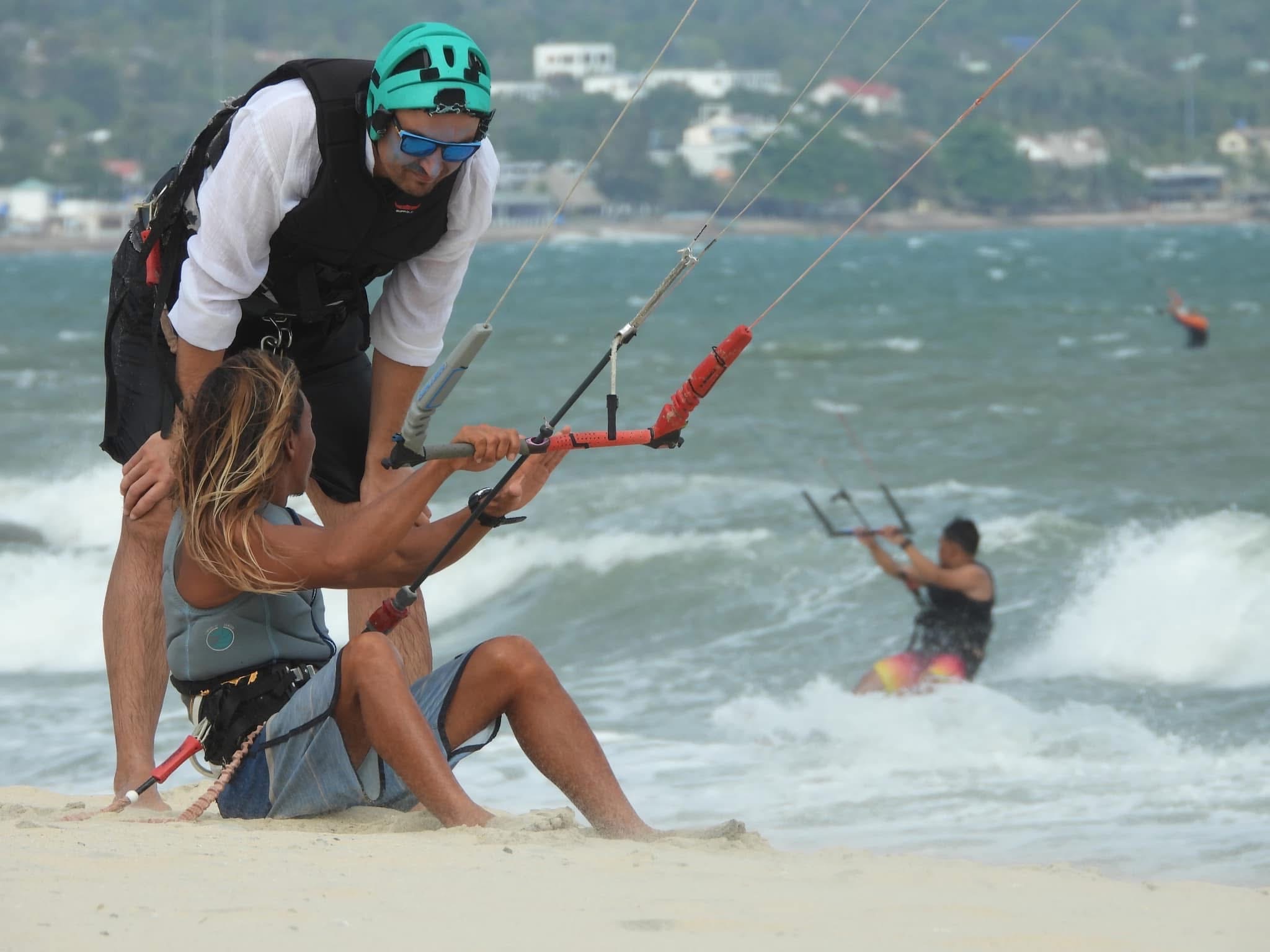 Group Kitesurf Lesson in Mui Ne
